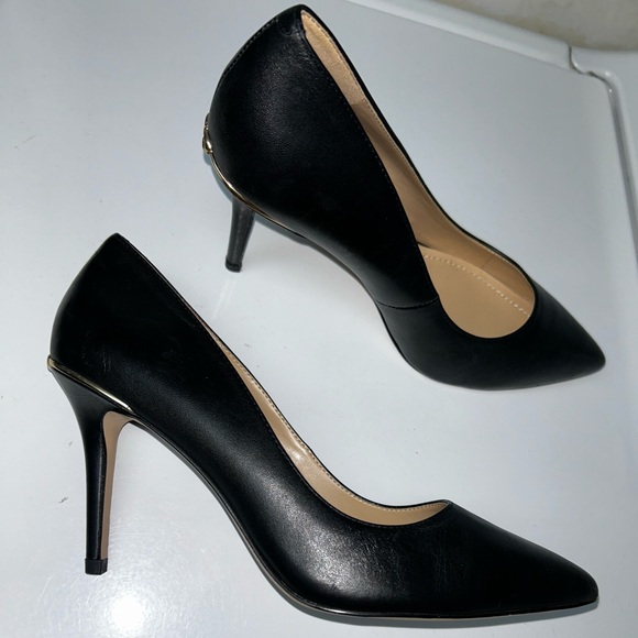 COACH Wiley Pumps - Picture 4 of 10